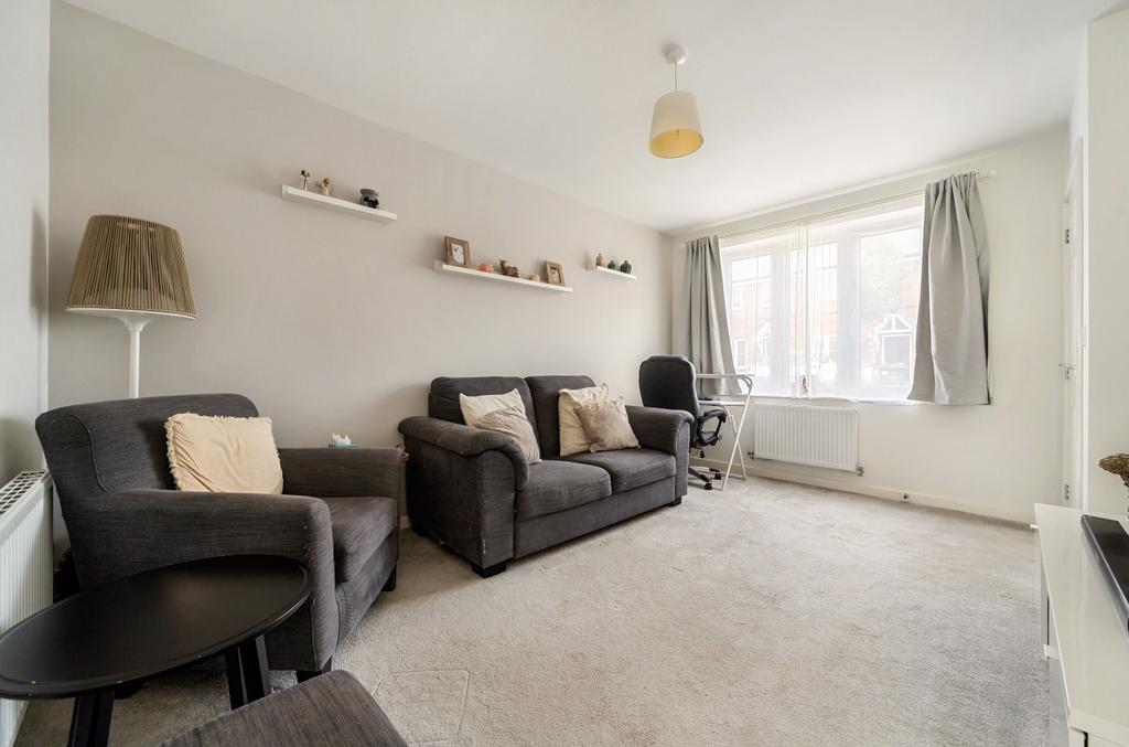 Merrygrove Way, Nursling, Southampton, Hampshire, SO16 2 bed semi