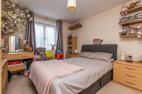 2 bedroom ground floor flat for sale, Realmwood Close, Canterbury, CT1