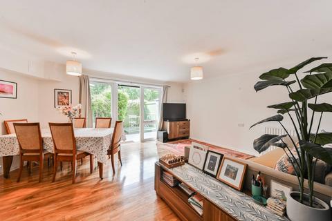 Flat 2, 26 Ramsey Walk, London, N1 2PD