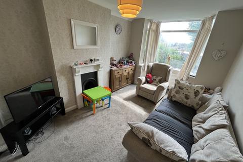 3 bedroom semi-detached house to rent, Glenfield Grove, Birmingham B29