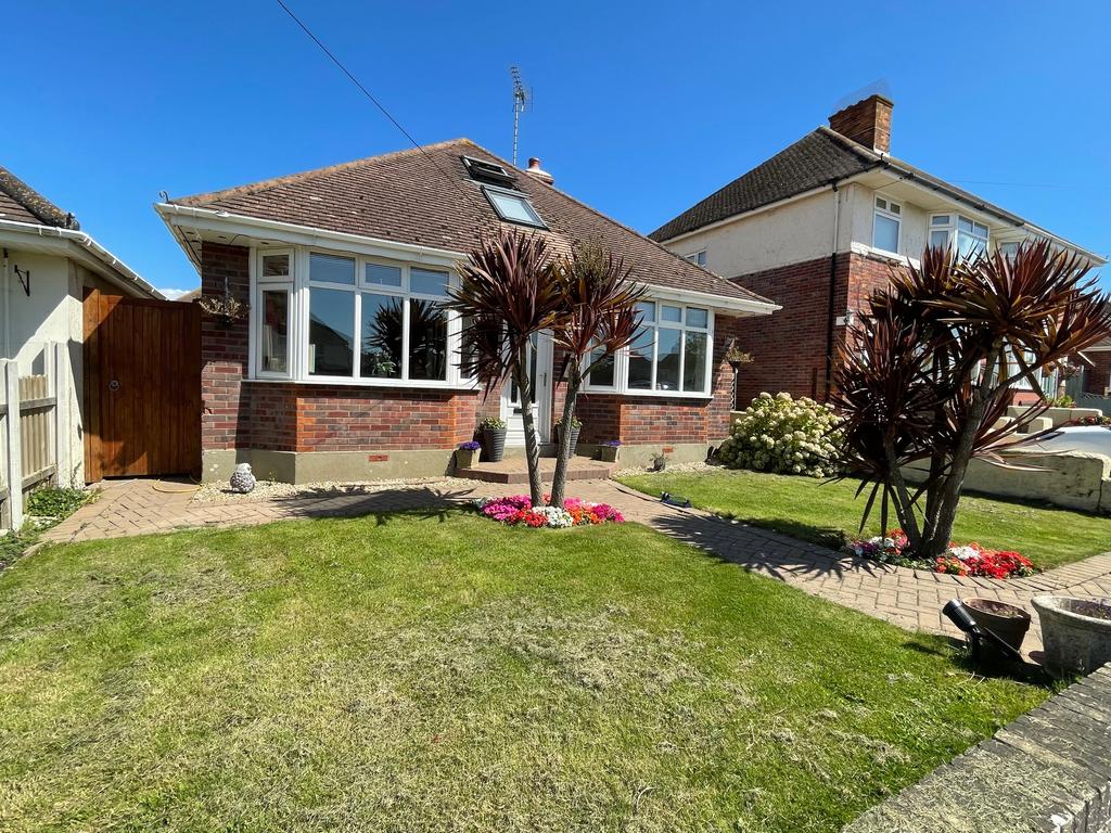 Links Road, Weymouth 4 bed bungalow for sale £375,000
