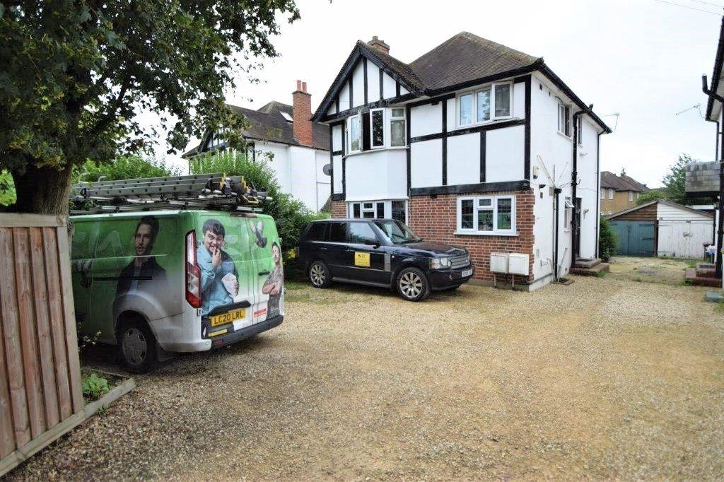 Crofthill Road, Slough, Berkshire, SL2 2 bed for sale £240,000