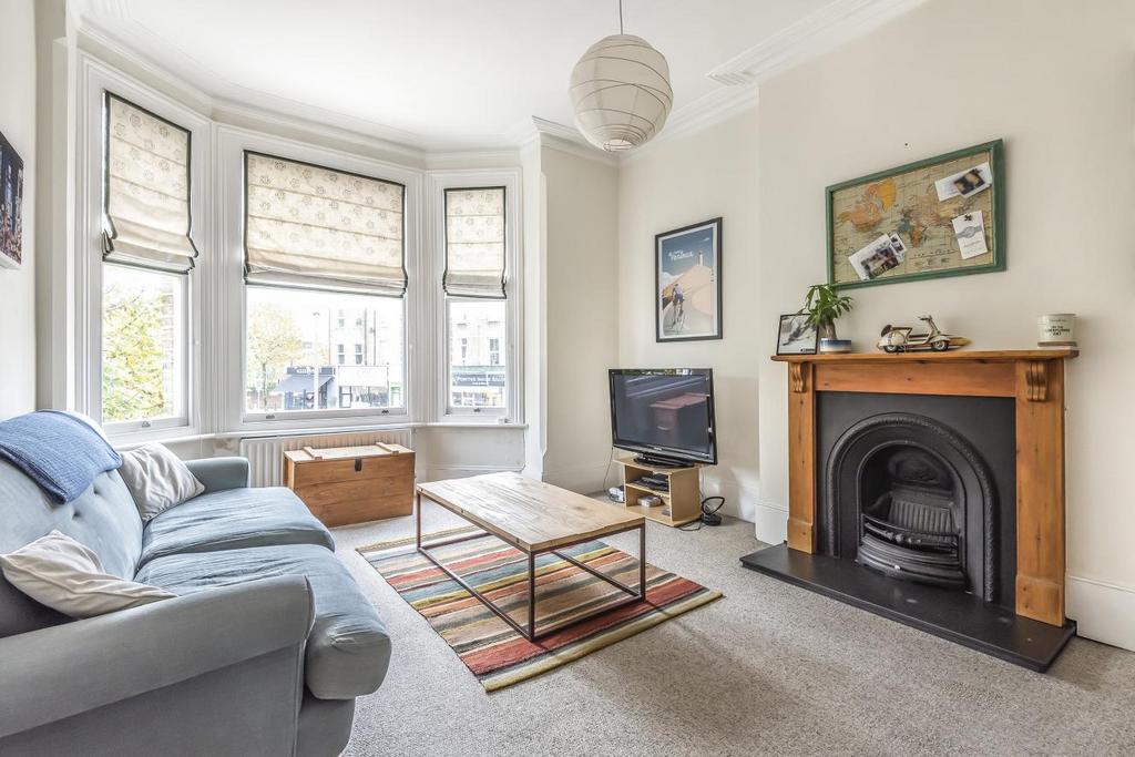 Byrne Road, Balham 1 bed flat for sale £425,000