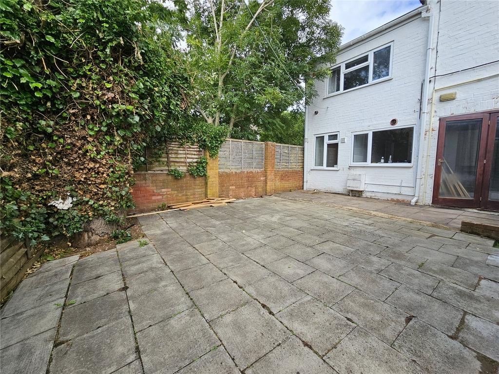 Farley Street, Worcester, Worcestershire, WR2 3 bed semidetached house