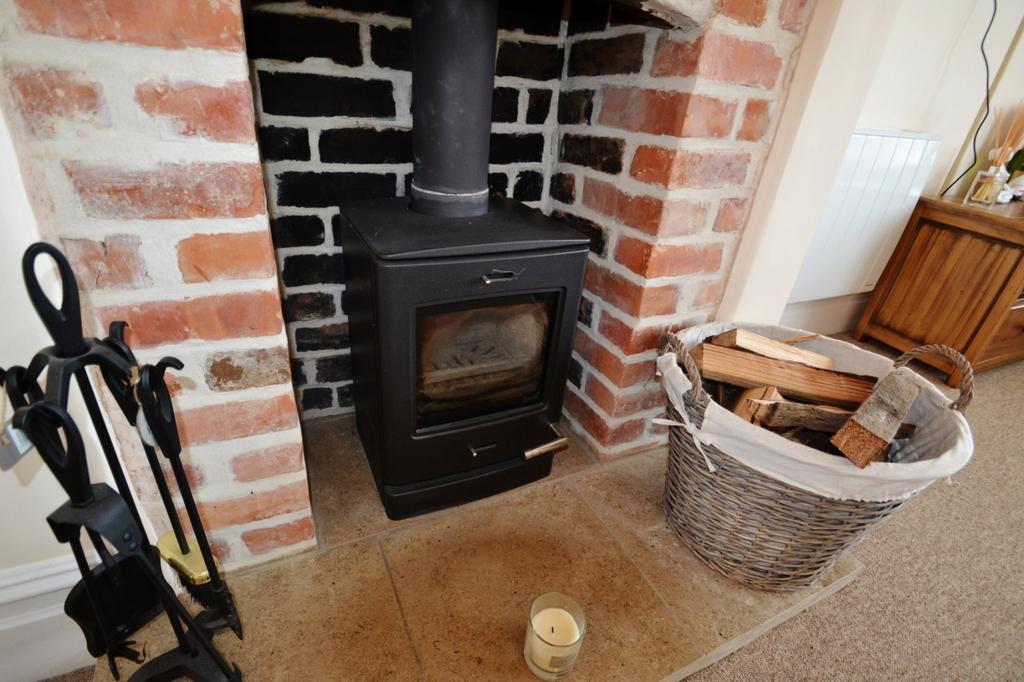 Swanage 2 bed flat to rent £950 pcm (£219 pw)