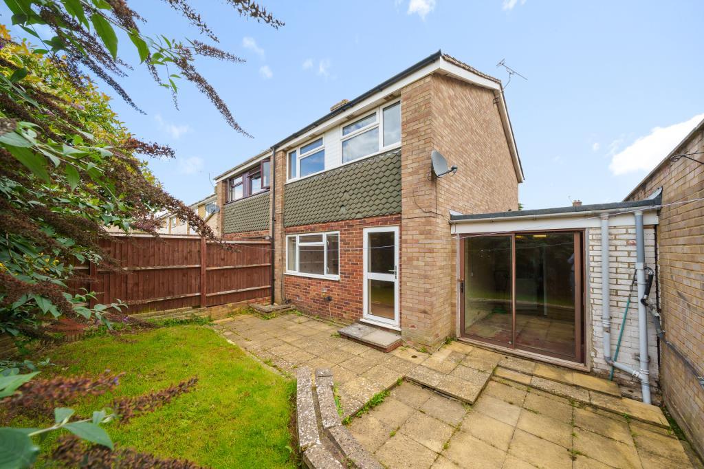 Abbey Road, Witney, OX28 3 bed semidetached house £300,000