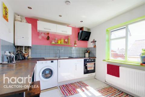 3 bedroom flat to rent, Rosemary Road