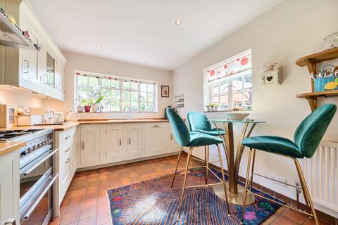 4 bedroom detached house for sale, Tilford Road, Farnham, Surrey, GU9