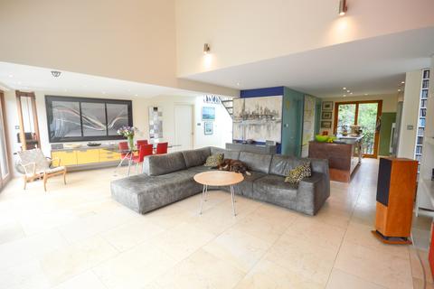 4 bedroom detached house for sale, Hamhaugh Island, Shepperton TW17