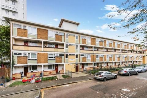 3 bedroom flat to rent, Fern Street, London E3