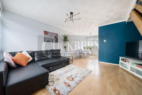 32 Craybury End, London, SE9 3SL