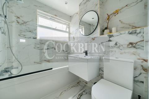 32 Craybury End, London, SE9 3SL