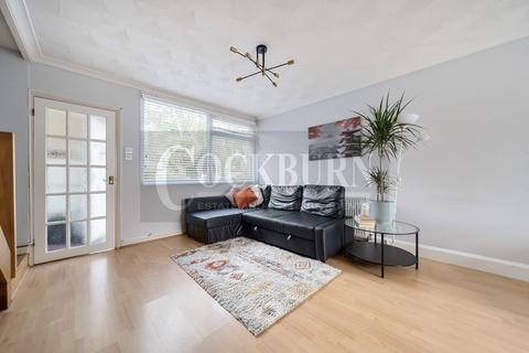 32 Craybury End, London, SE9 3SL