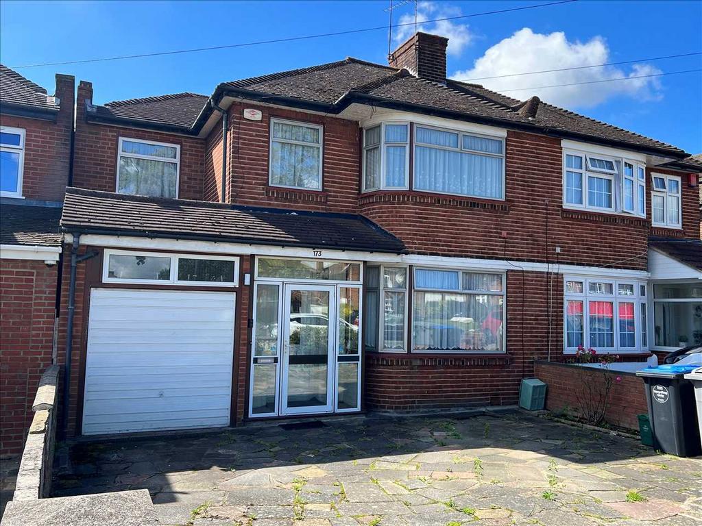 Beverley Drive, Edgware, HA8 4 bed semidetached house for sale £880,000