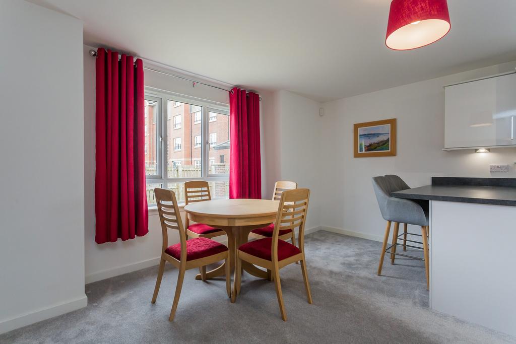 0/3 43 Elie Drive, PA7 5RD 2 bed ground floor flat for sale