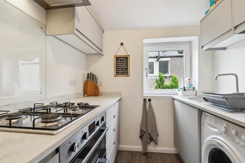 142 Ardmay Crescent, Glasgow, G44 4PP