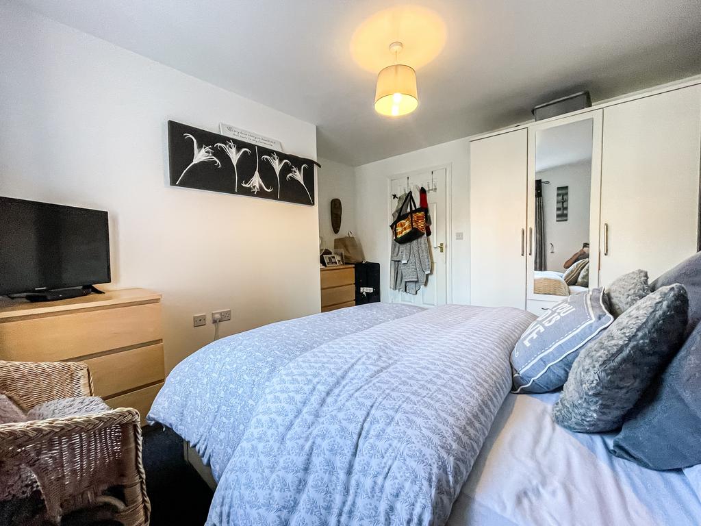8 Stable Drive - Bed 1 (2)