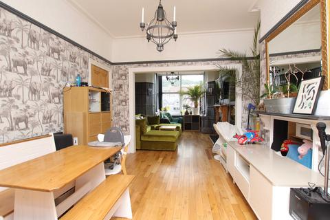 44 Berw Road, Pontypridd, CF37 2AA