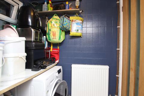 44 Berw Road, Pontypridd, CF37 2AA