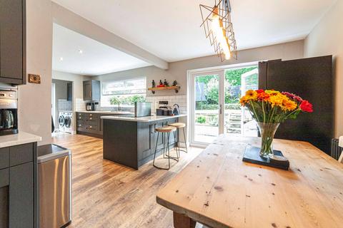 5 The Grove, Dobcross, Oldham, OL3 5RR