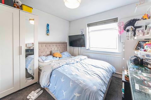 5 The Grove, Dobcross, Oldham, OL3 5RR