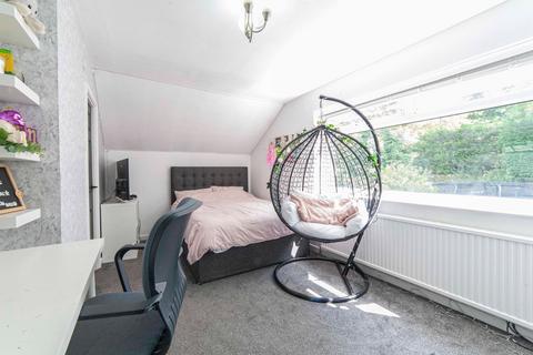 5 The Grove, Dobcross, Oldham, OL3 5RR