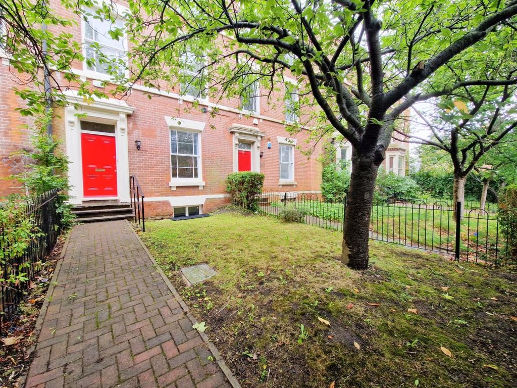 Mansfield Road, Nottingham... 4 bed terraced house £1,850 pcm (£427 pw)