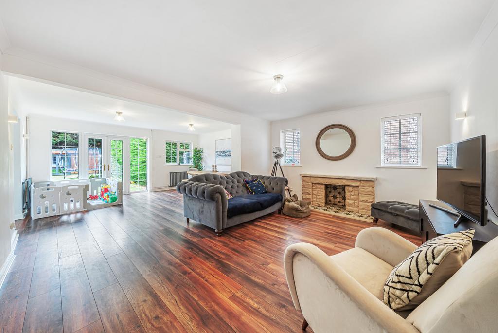 Sitting/Dining Room