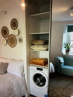 Studio to rent, Holburn Street, Basement Left, AB10