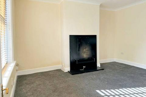 1 bedroom end of terrace house to rent, Halifax Road , Huddersfield  HD3