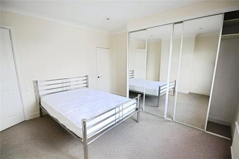 3 bedroom semi-detached house to rent, Stoughton Road, Guildford, GU2