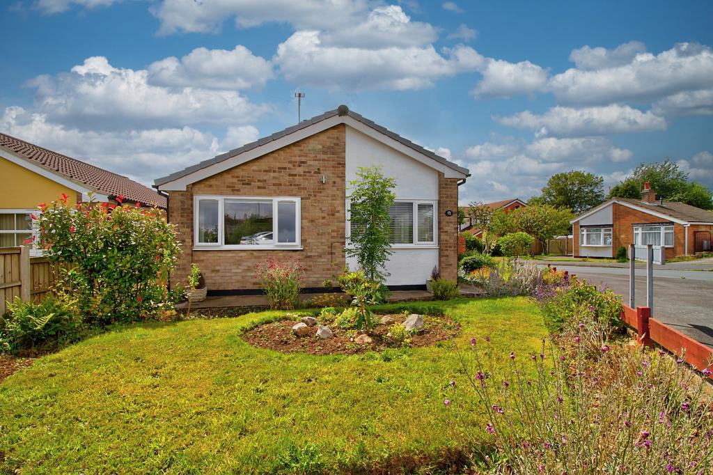 Launceston Drive, Hugglescote, LE67 2 bed detached bungalow £260,000