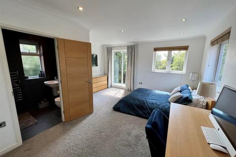 St Aubin Pescot Avenue, Longfield, DA3 7NA
