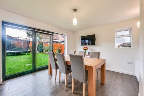 4 bedroom detached house for sale, Thundersley Park Road, Benfleet, SS7