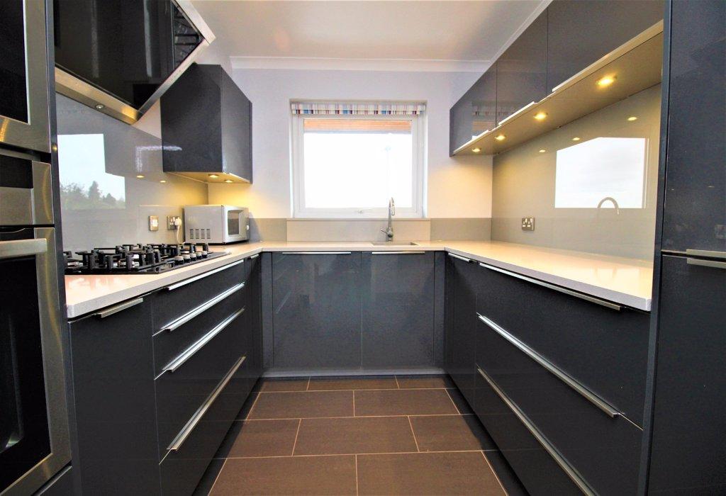 Elliston Drive, Bath 4 bed detached house £1,700 pcm (£392 pw)