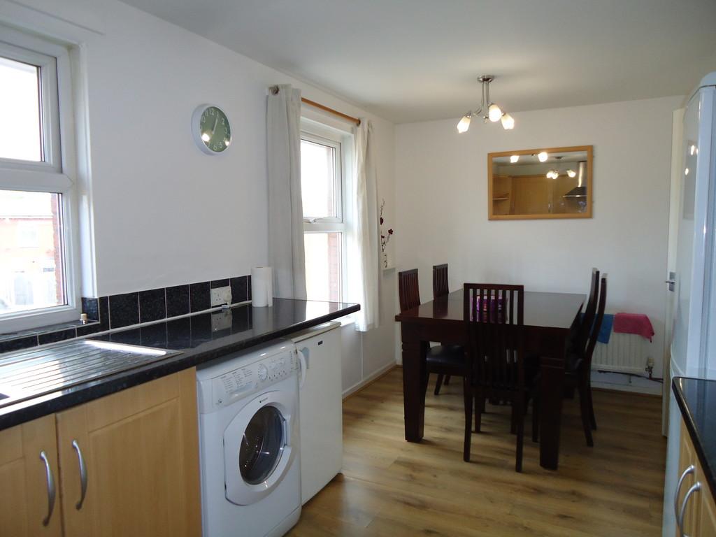 Apartment in Leeds, West Yorkshire - View 2