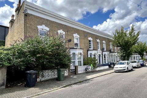 4 bedroom end of terrace house to rent, Appach Road, Brixton, SW2