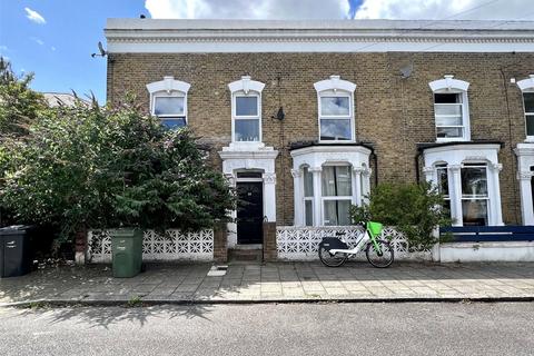 4 bedroom end of terrace house to rent, Appach Road, Brixton, SW2