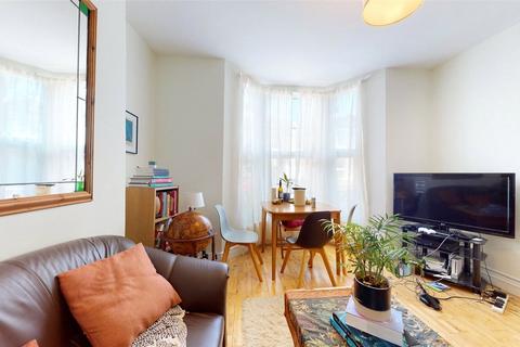 4 bedroom end of terrace house to rent, Appach Road, Brixton, SW2