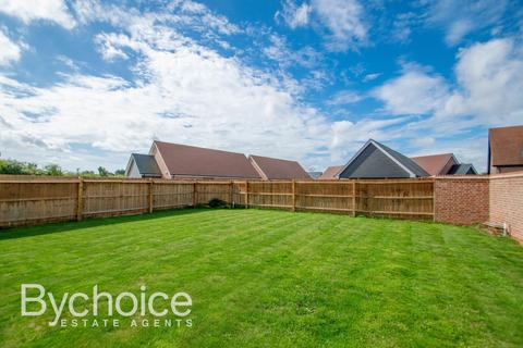 4 bedroom detached house for sale, Red House Close, Newton