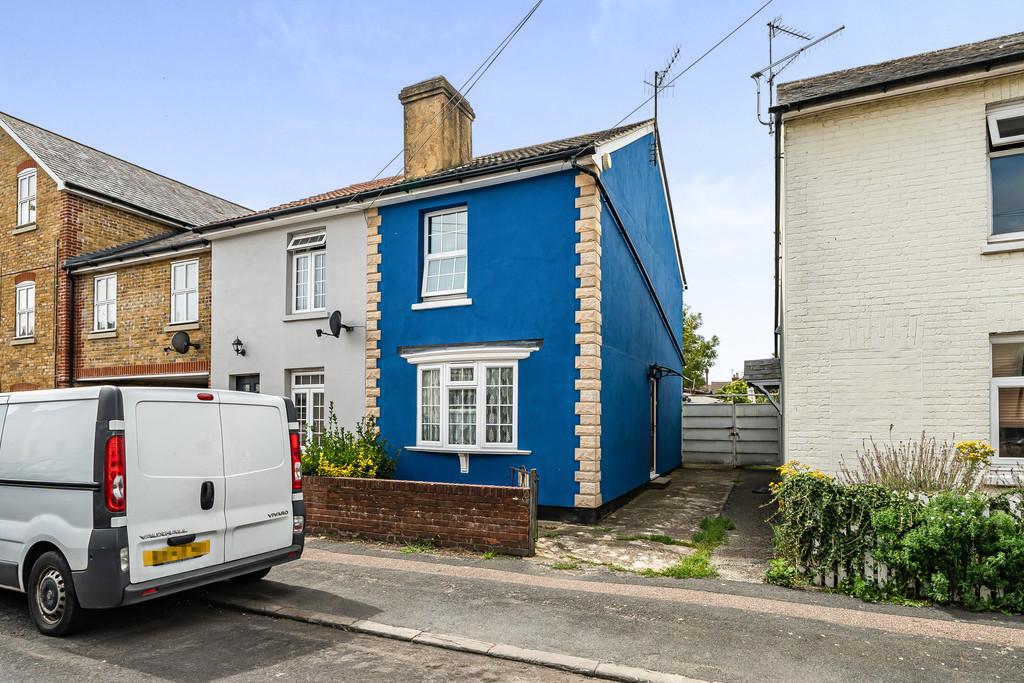 Charles Street, Southborough 2 bed semidetached house £350,000