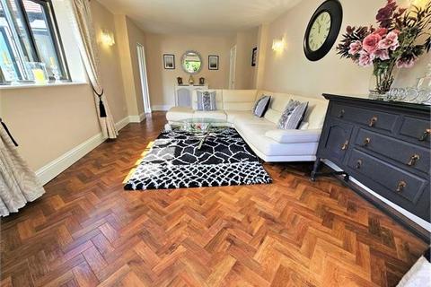 10 Burlescoombe Close, Southend-on-sea, SS1 3QQ