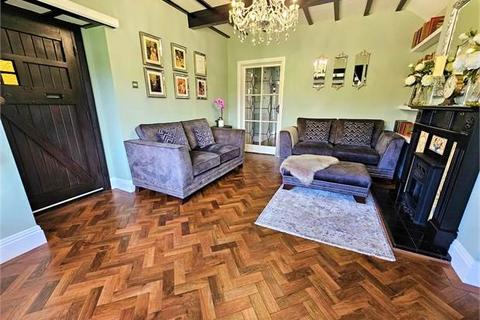10 Burlescoombe Close, Southend-on-sea, SS1 3QQ