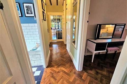 10 Burlescoombe Close, Southend-on-sea, SS1 3QQ
