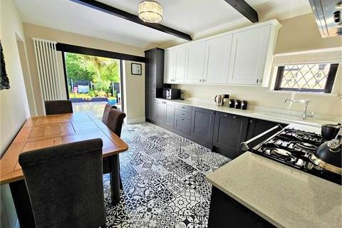 10 Burlescoombe Close, Southend-on-sea, SS1 3QQ
