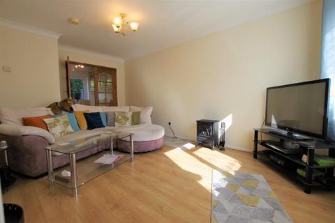 20 Fennel Close, Uttoxeter, ST14 8UW