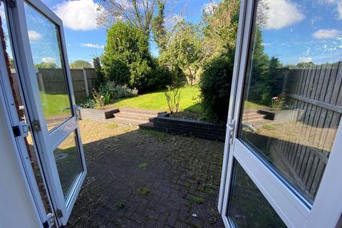 20 Fennel Close, Uttoxeter, ST14 8UW