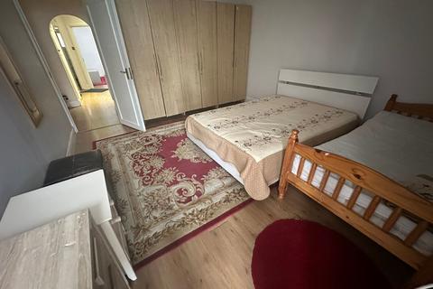 2 bedroom ground floor flat to rent, Upper Sutton Lane, Hounslow