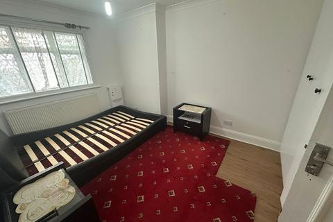 2 bedroom ground floor flat to rent, Upper Sutton Lane, Hounslow