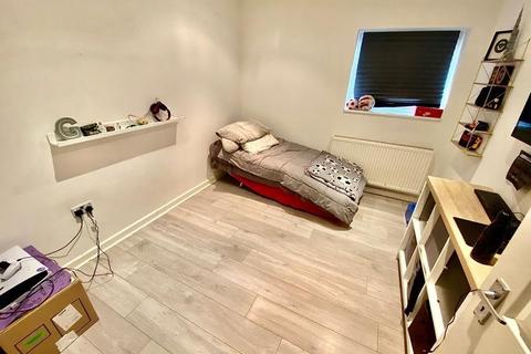 84 Priory Close, Denham, Uxbridge, UB9 5AU
